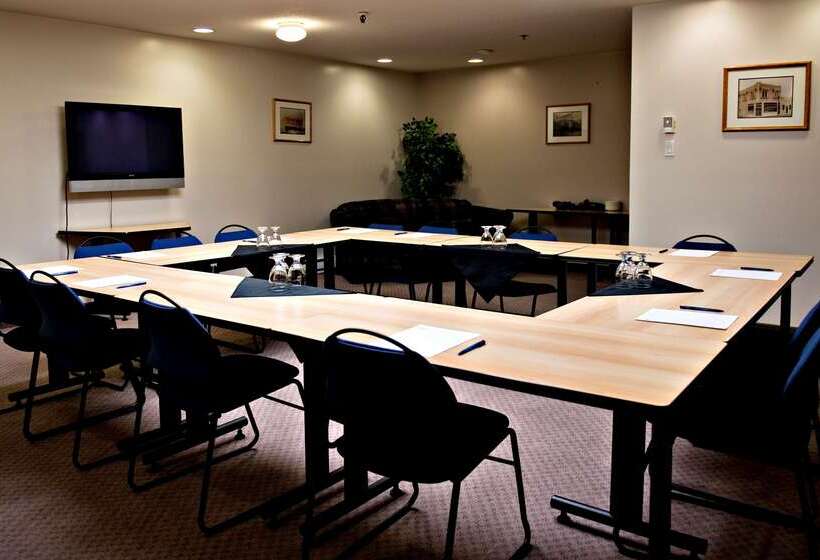 Prestige Hudson Bay Lodge & Conference Centre, Worldhotels Crafted Collection