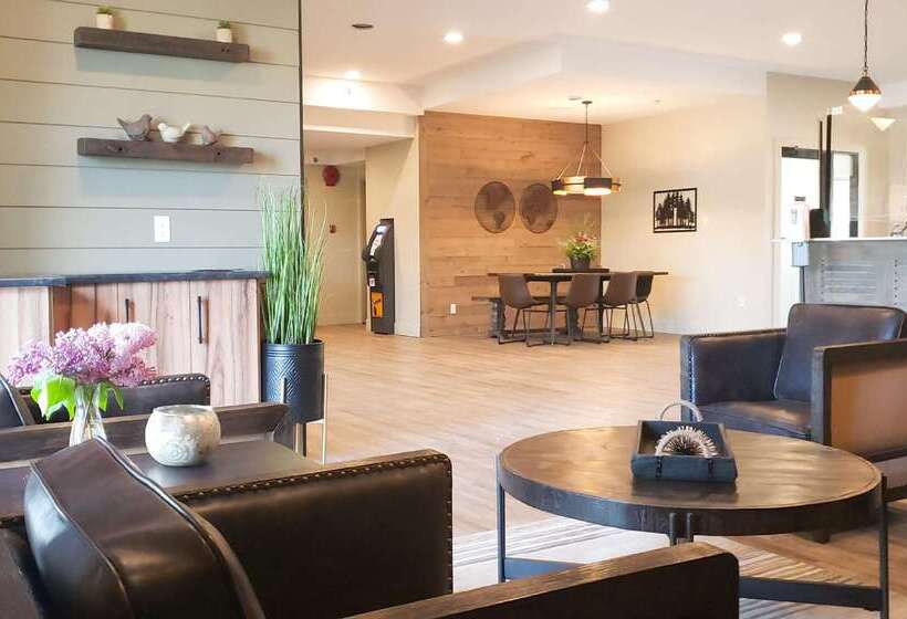 Prestige Hudson Bay Lodge & Conference Centre, Worldhotels Crafted Collection