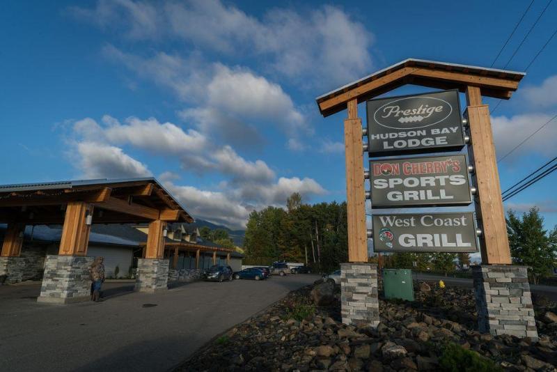 Prestige Hudson Bay Lodge & Conference Centre, Worldhotels Crafted Collection