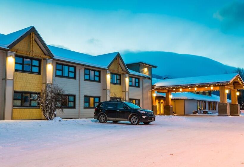 Prestige Hudson Bay Lodge & Conference Centre, Worldhotels Crafted Collection