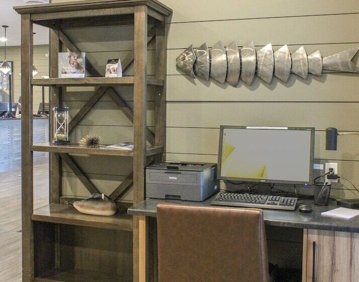 Prestige Hudson Bay Lodge & Conference Centre, Worldhotels Crafted Collection