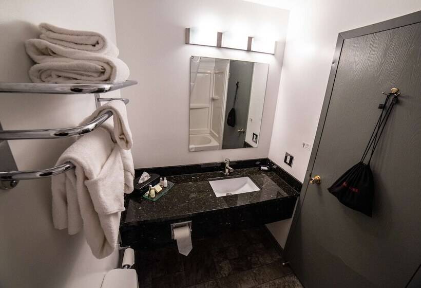 Prestige Hudson Bay Lodge & Conference Centre, Worldhotels Crafted Collection