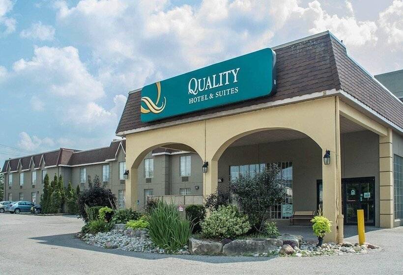 Quality Hotel & Suites Woodstock