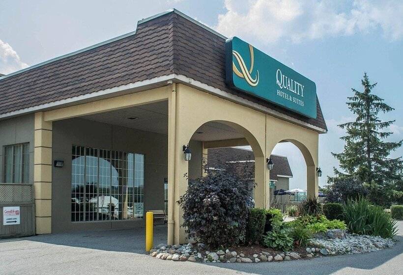 Quality Hotel & Suites Woodstock