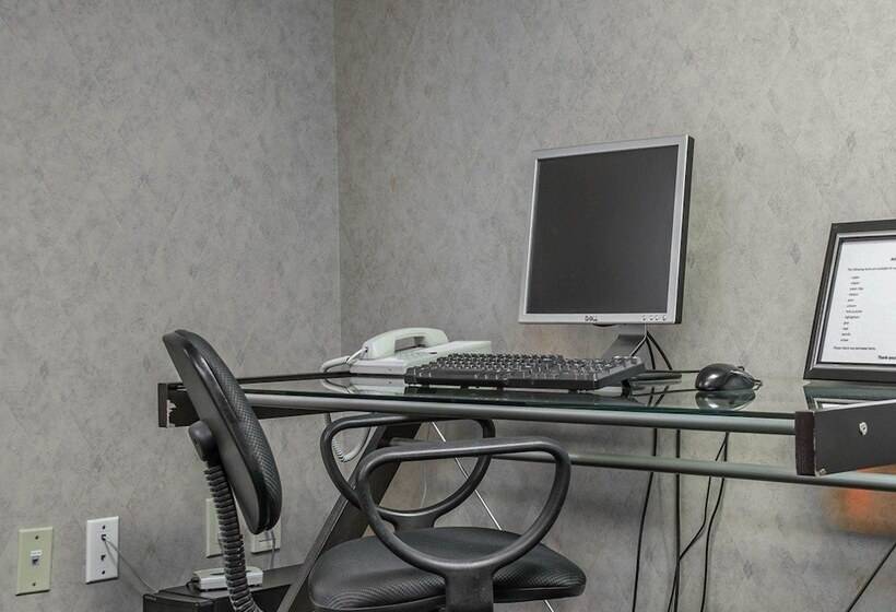 Quality Hotel & Suites Woodstock