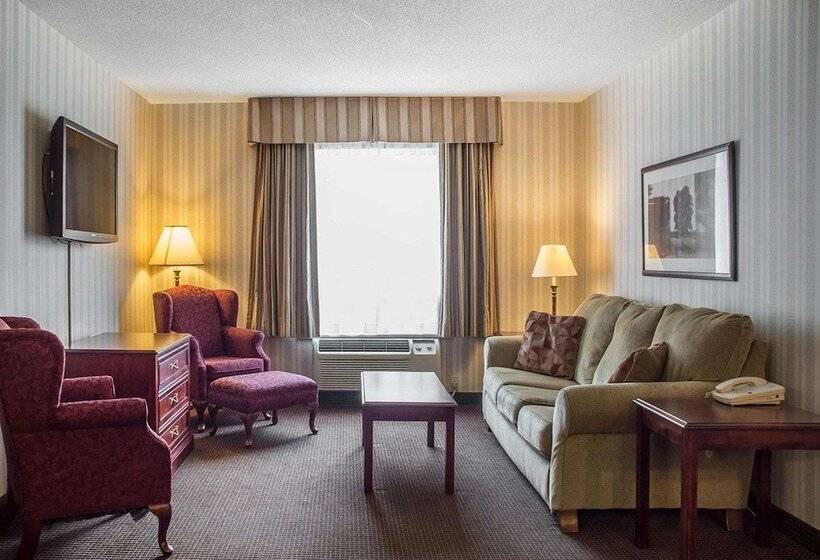 Quality Hotel & Suites Woodstock