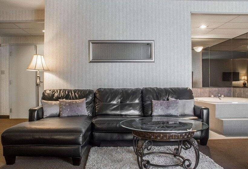 Quality Hotel & Suites Woodstock