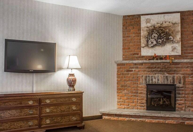 Quality Hotel & Suites Woodstock