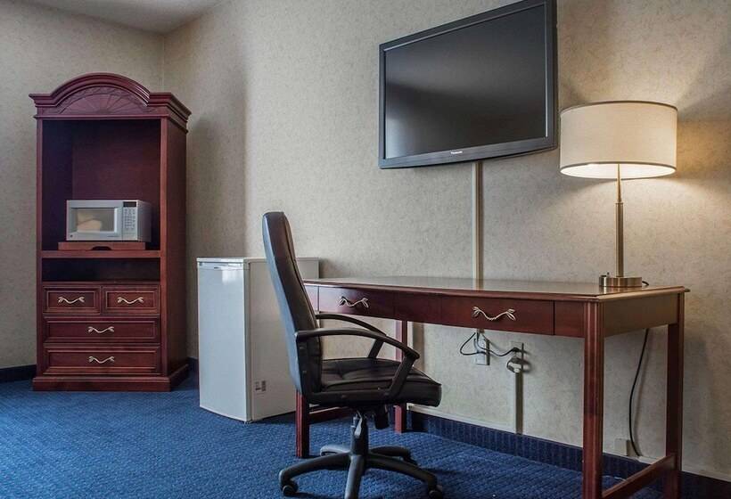 Quality Hotel & Suites Woodstock