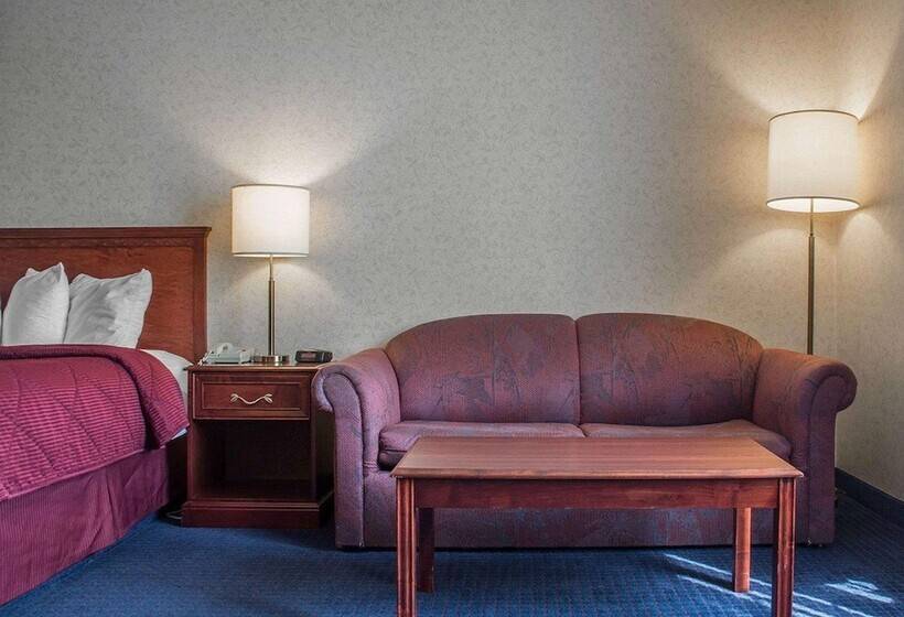 Quality Hotel & Suites Woodstock