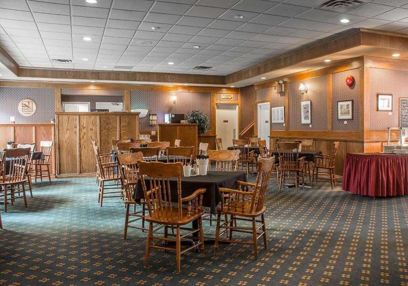 Quality Hotel & Suites Woodstock