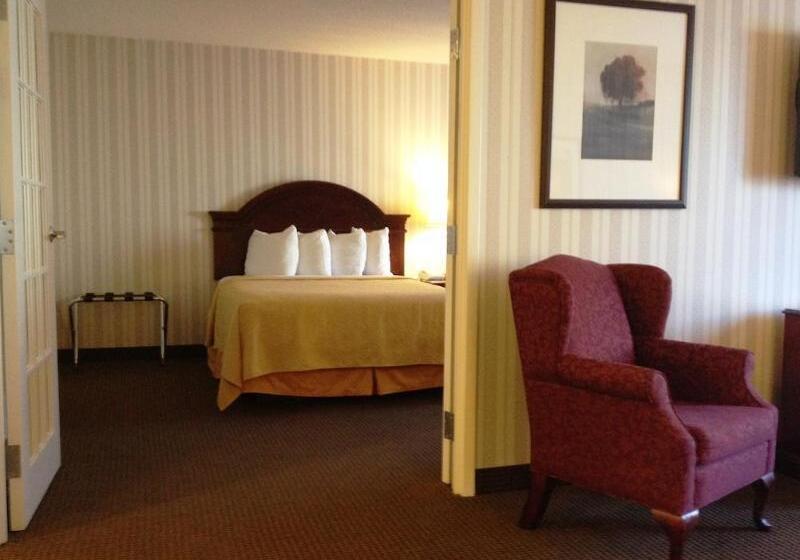 Quality Hotel & Suites Woodstock