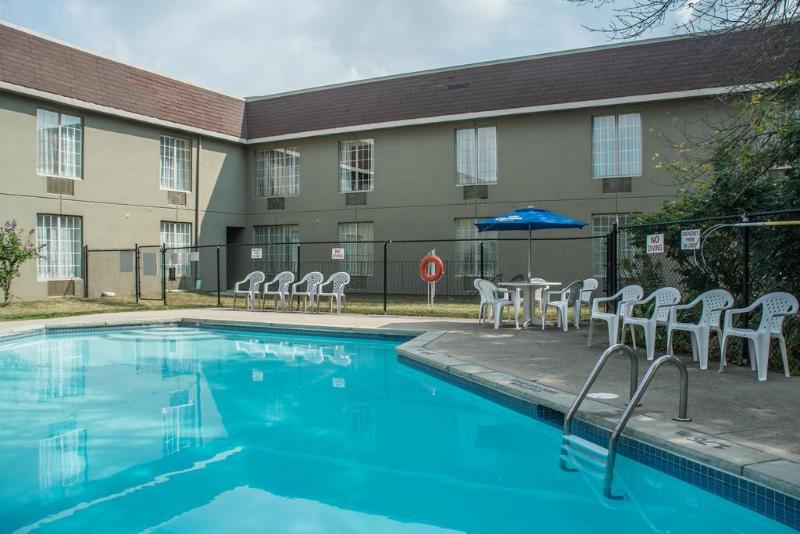 Quality Hotel & Suites Woodstock