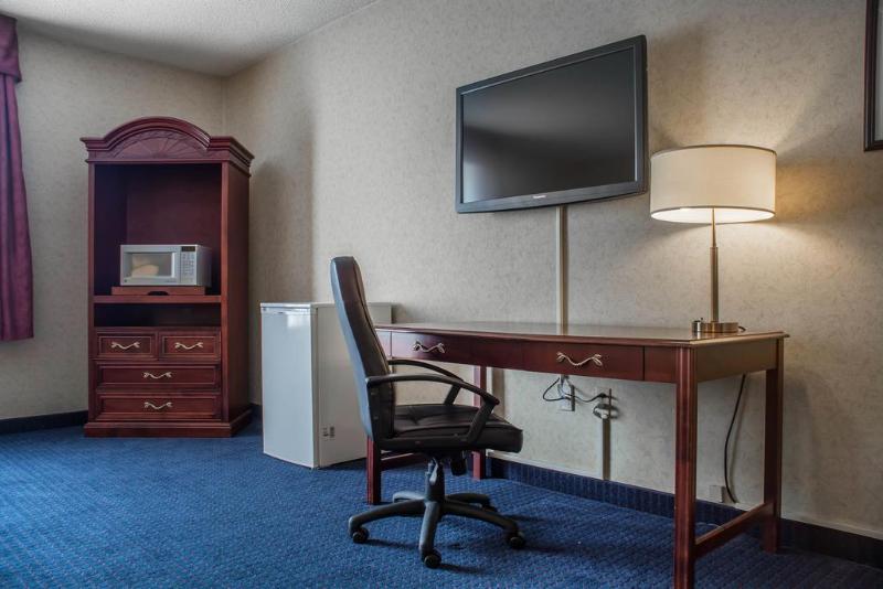 Quality Hotel & Suites Woodstock