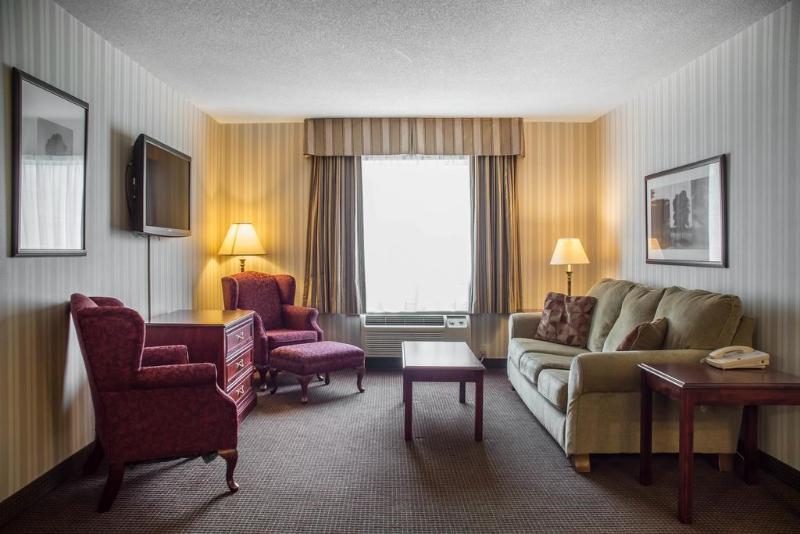 Quality Hotel & Suites Woodstock