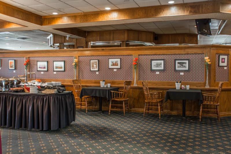 Quality Hotel & Suites Woodstock