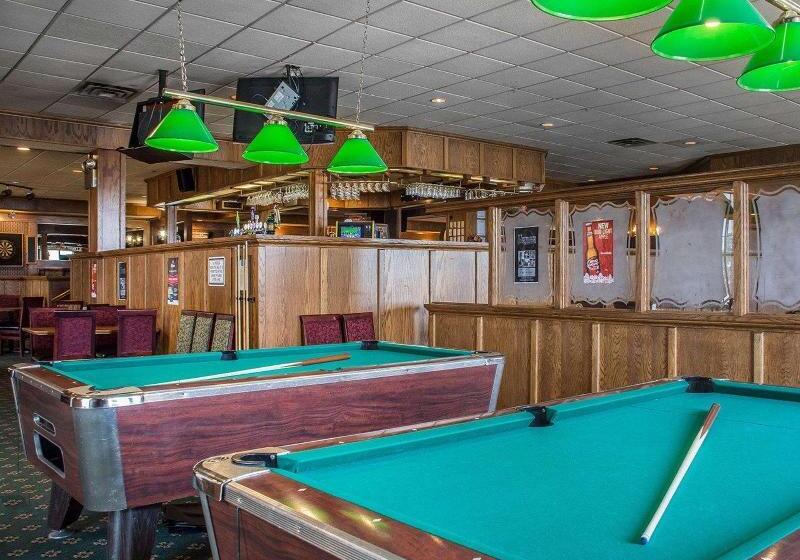 Quality Hotel & Suites Woodstock