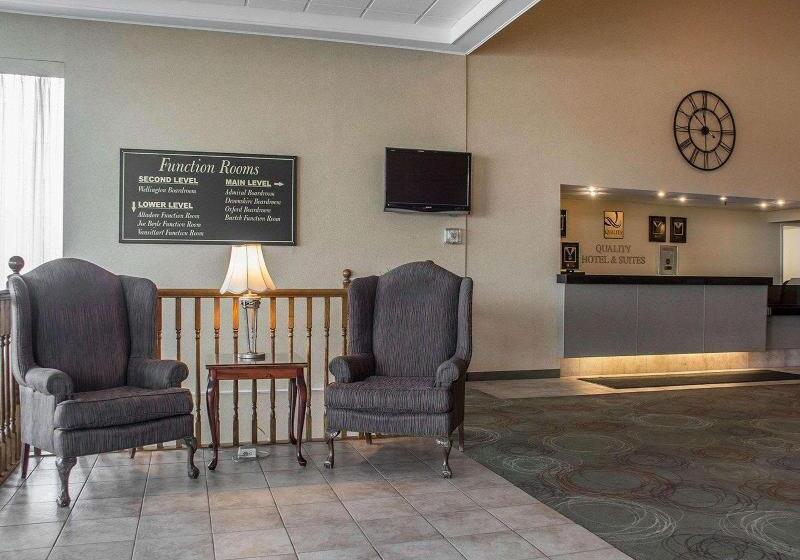 Quality Hotel & Suites Woodstock