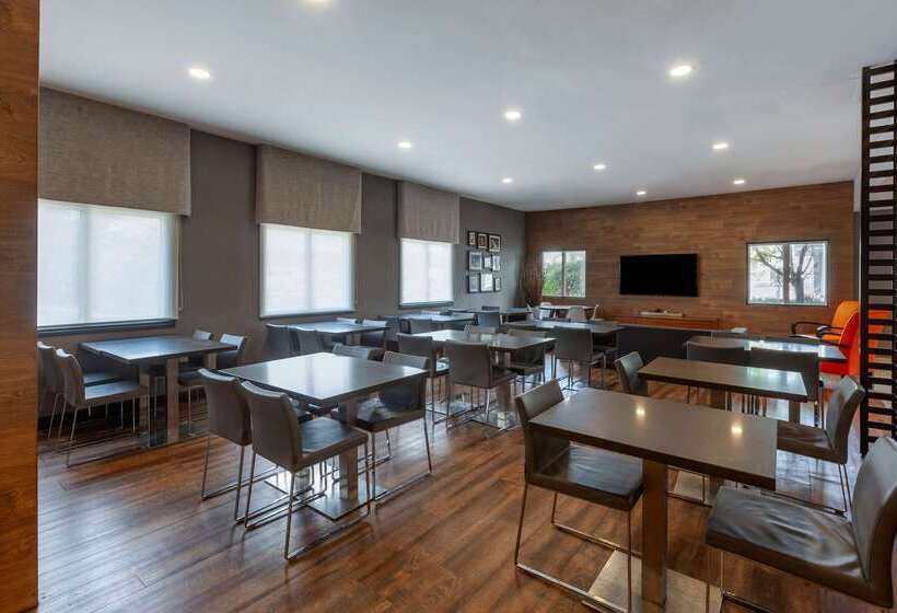 ホテル Quality Inn Airport West