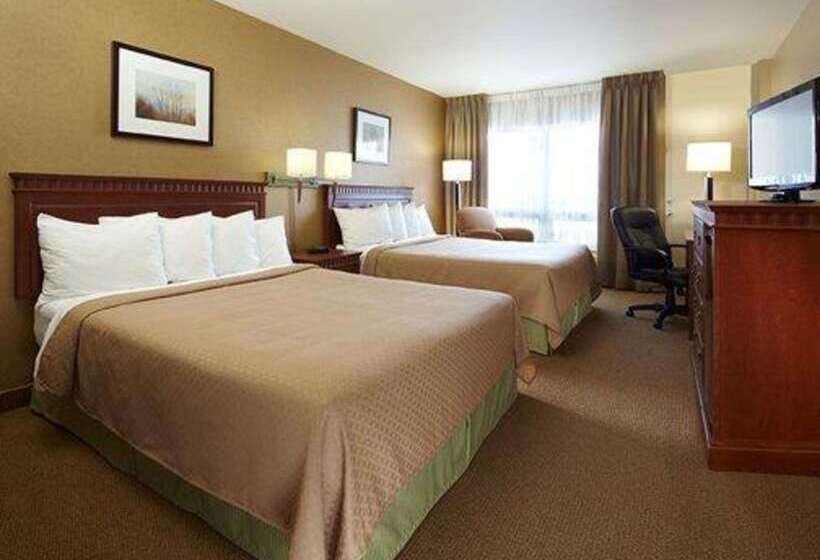هتل Quality Inn & Suites Pe Trudeau Airport