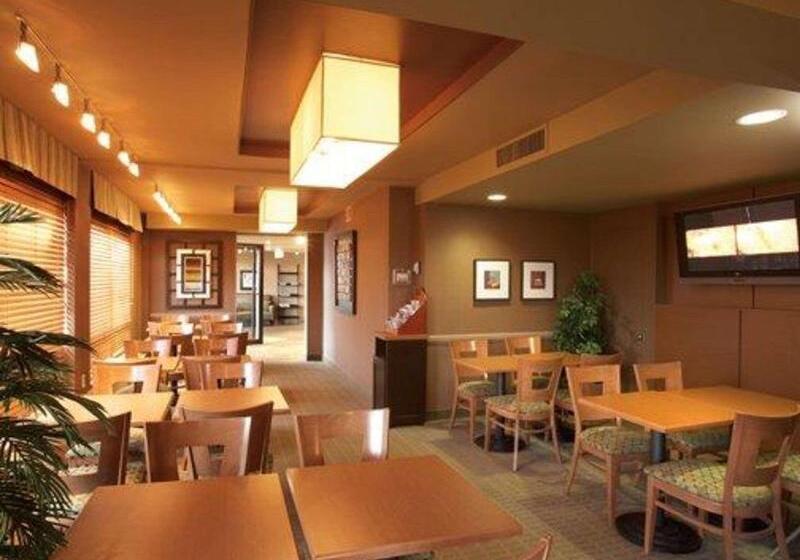 هتل Quality Inn & Suites Pe Trudeau Airport