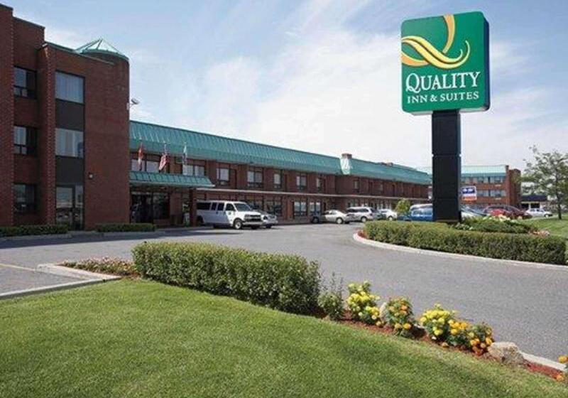 בית מלון כפרי Quality Inn & Suites Pe Trudeau Airport