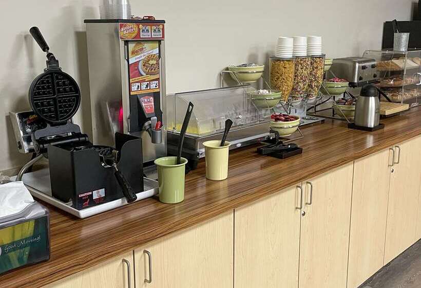 فندق Quality Inn & Conference Centre Downtown