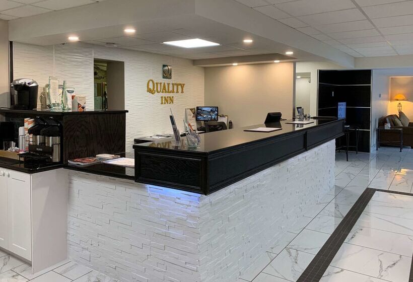 فندق Quality Inn & Conference Centre Downtown