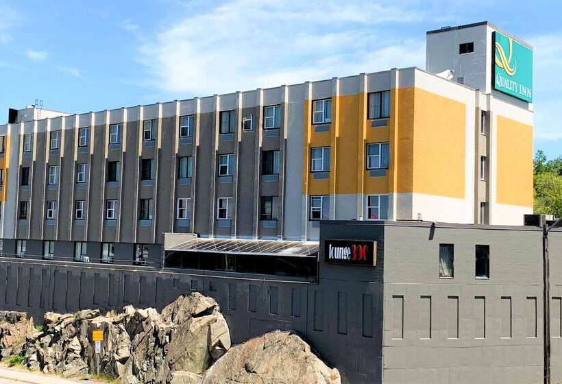 هتل Quality Inn & Conference Centre Downtown
