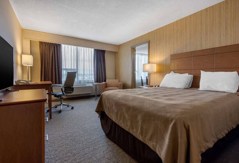 هتل Quality Inn & Conference Centre Downtown