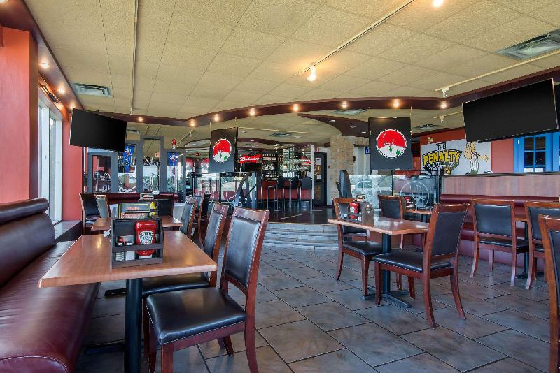 فندق Quality Inn & Conference Centre Downtown