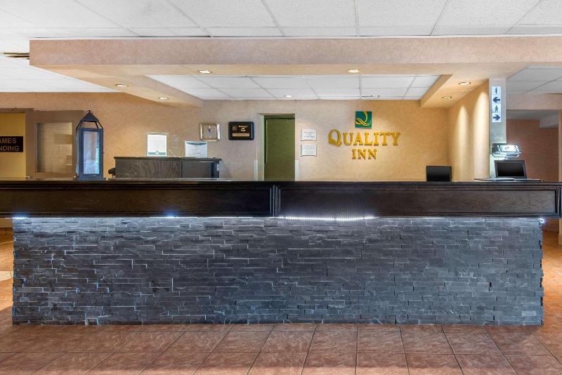 هتل Quality Inn & Conference Centre Downtown