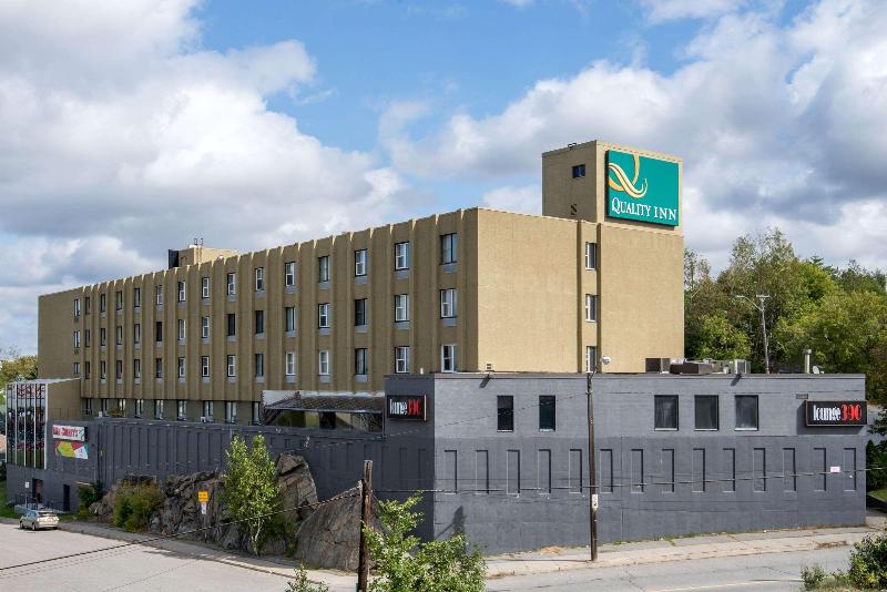 هتل Quality Inn & Conference Centre Downtown