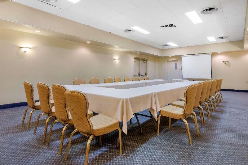 فندق Quality Inn & Conference Centre Downtown