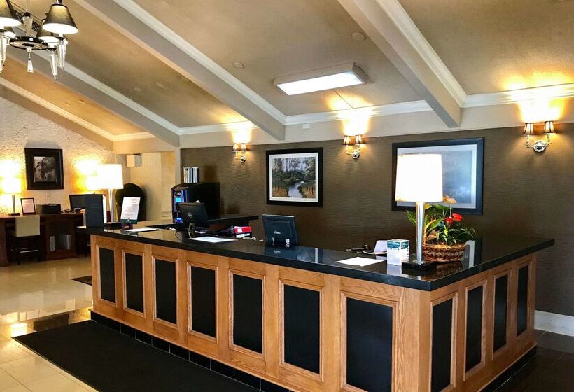 فندق Quality Inn & Conference Centre Festival