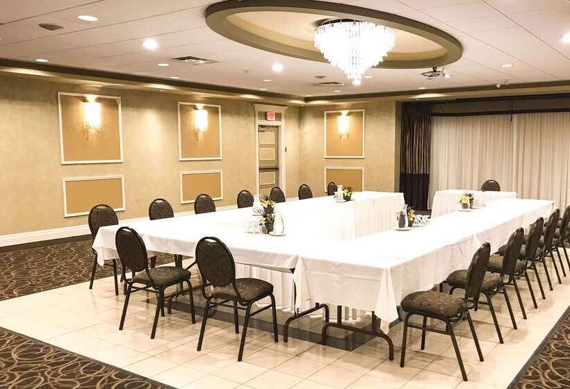 فندق Quality Inn & Conference Centre Festival