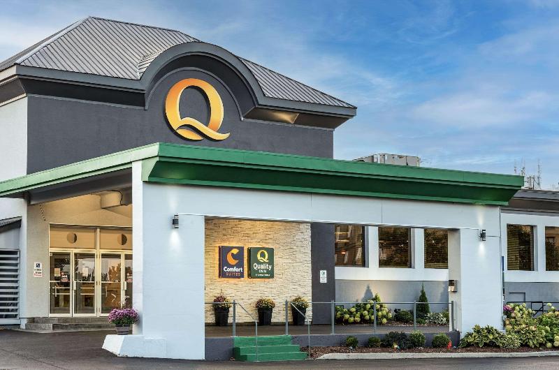 فندق Quality Inn & Conference Centre Kingston Central