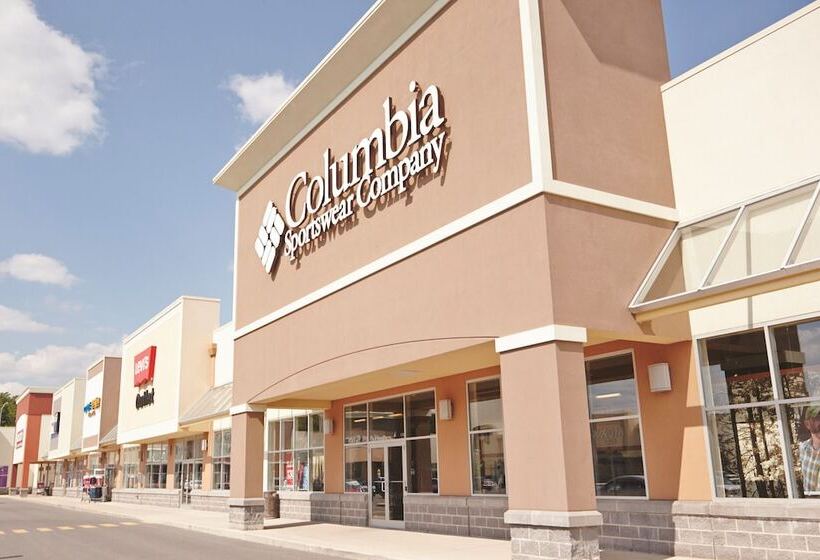 فندق Quality Inn & Conference Centre Kingston Central