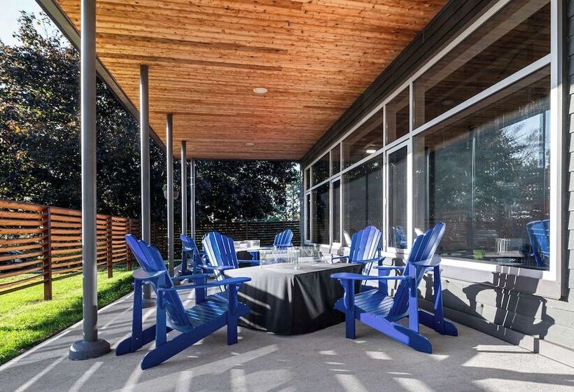 فندق Quality Inn & Conference Centre Kingston Central