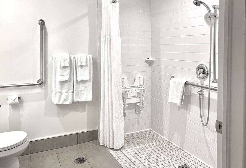 فندق Quality Inn & Conference Centre Kingston Central