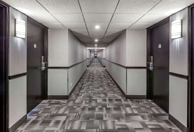 فندق Quality Inn & Conference Centre