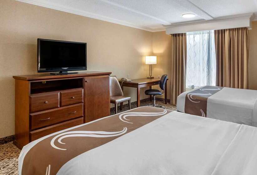 فندق Quality Inn & Conference Centre