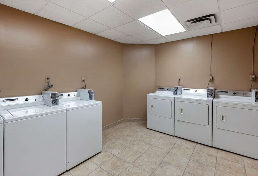 فندق Quality Inn & Conference Centre