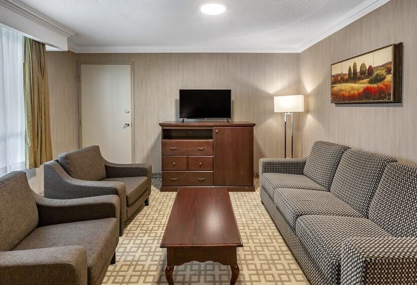 فندق Quality Inn & Conference Centre