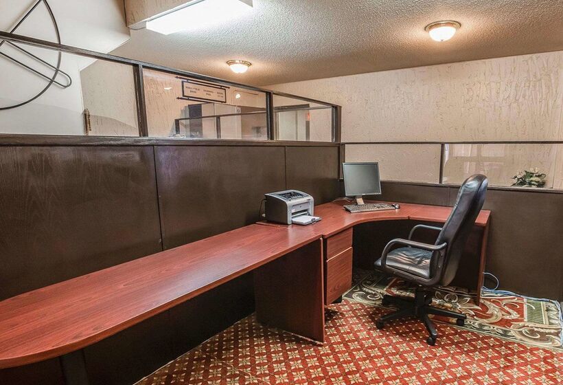 ホテル Quality Inn & Conference Centre