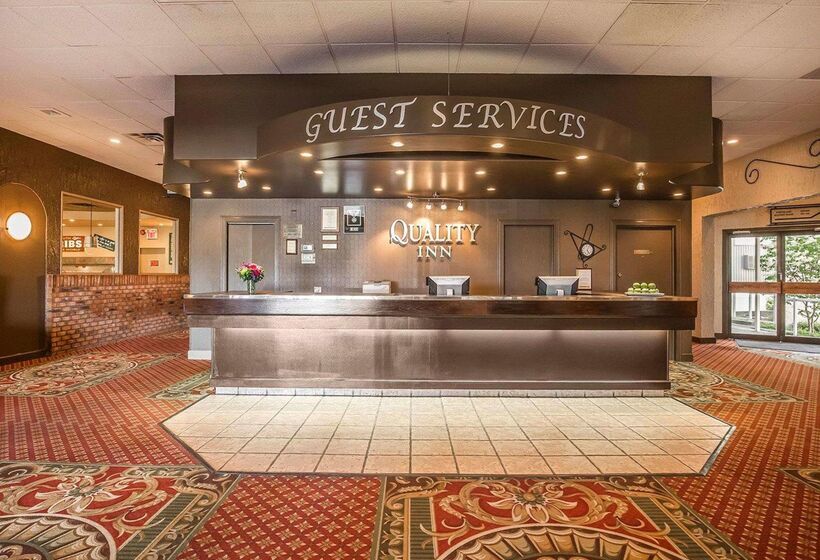 ホテル Quality Inn & Conference Centre