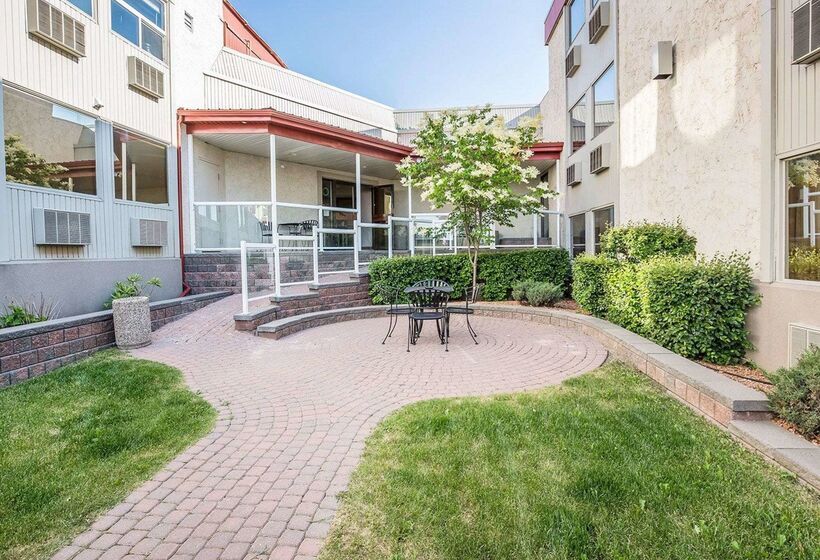 ホテル Quality Inn & Conference Centre