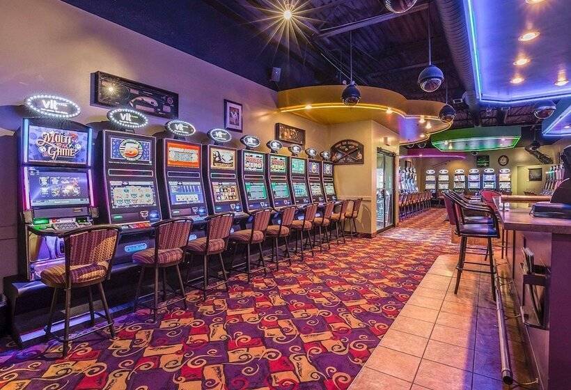 ホテル Quality Inn & Conference Centre