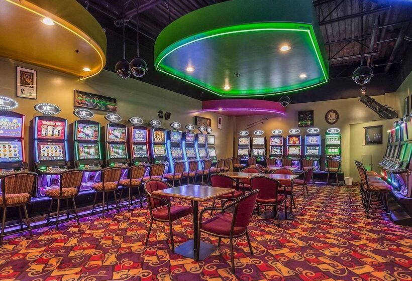 ホテル Quality Inn & Conference Centre