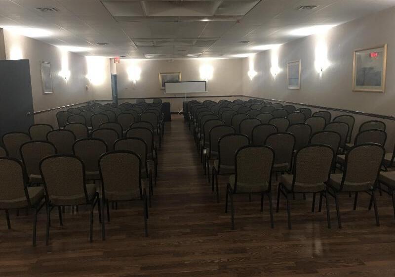 هتل Quality Inn & Suites Downtown